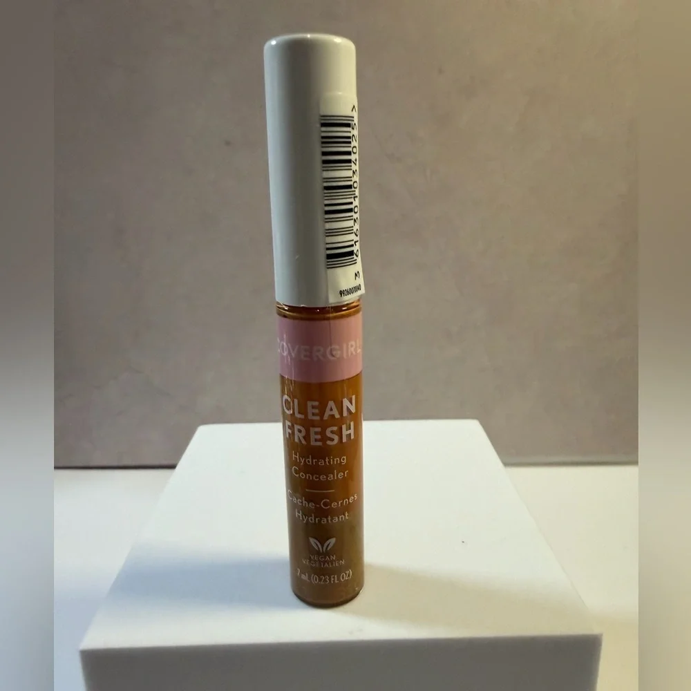 🩷5/$10 CoverGirl Clean Fresh Hydrating Concealer - Tan